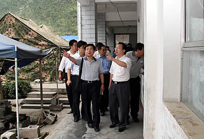 中科院青聯(lián)、團(tuán)委代表回訪中科院青年北川希望小學(xué)原址